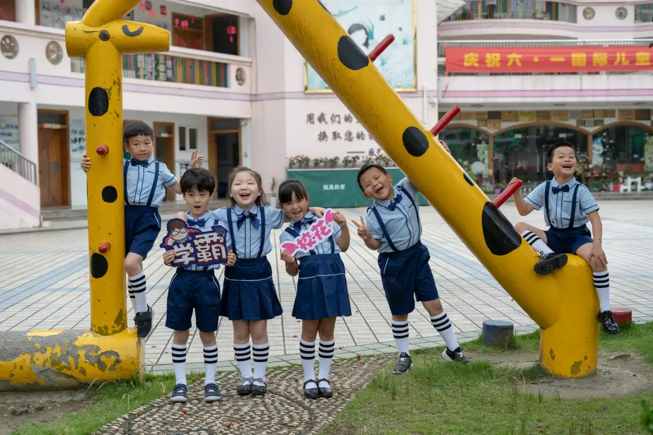 教育课程与教学设备如何协同设计？学之门教育科技的一体化研发思路解析