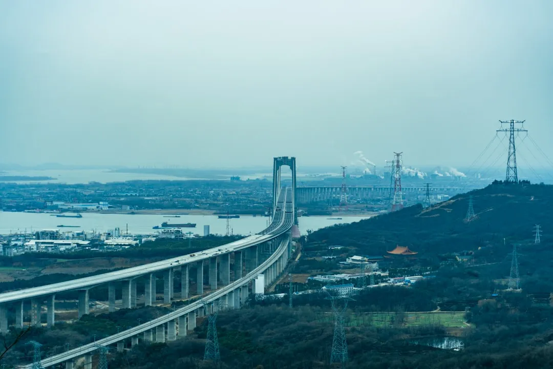 2025年教育课程技术趋势：智能化教学设备与教具创新应用